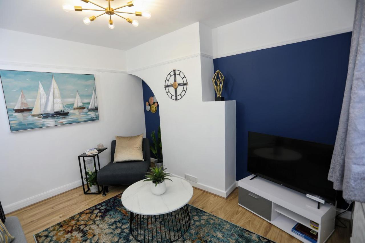 Fw Haute Apartments: Pet-friendly Garden With Free Parking Holiday home *