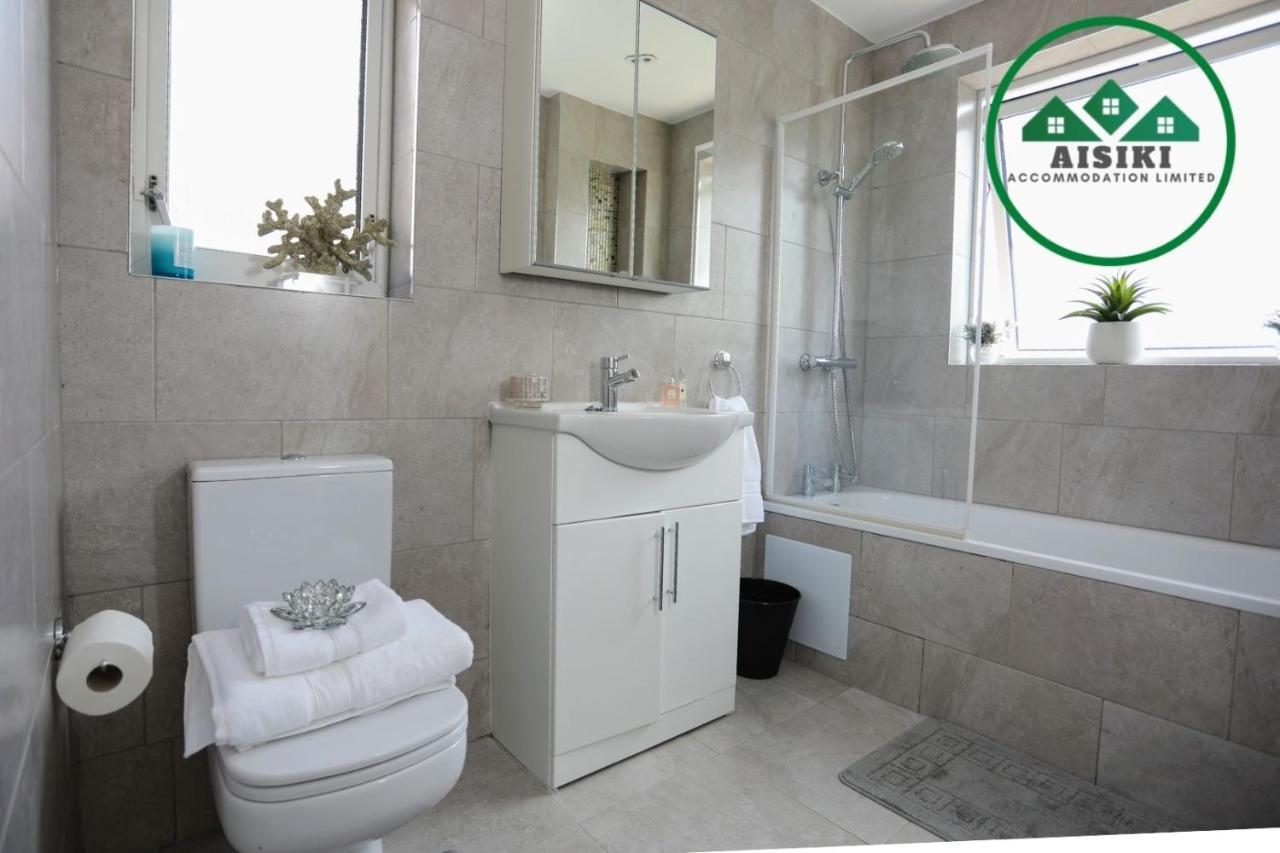 Fw Haute Apartments: Pet-friendly Garden With Free Parking Hillingdon