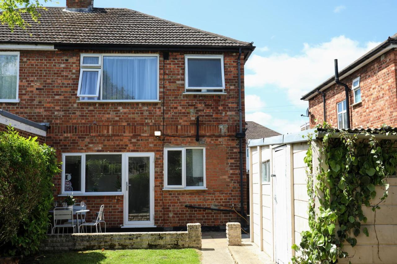 Fw Haute Apartments: Pet-friendly Garden With Free Parking Hillingdon